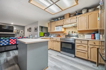 Breakfast Nook Photo of 18592 62 Avenue, Surrey, BC