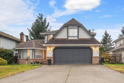 18592 62 Avenue, Surrey, BC, Cloverdale BC — 3 bed single family residence for sale