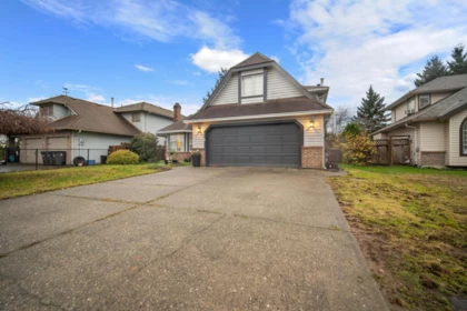 18592 62 Avenue, Surrey, BC, Surrey — Single Family Residence for sale