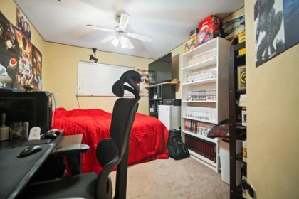 Laundry Room Photo of 18592 62 Avenue, Surrey, BC