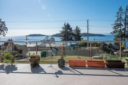 6682 Sunshine Coast Highway, Sechelt, BC, Sechelt — Single Family Residence for sale