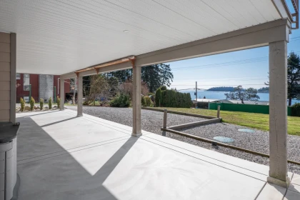 Mudroom Photo of 6682 Sunshine Coast Highway, Sechelt, BC