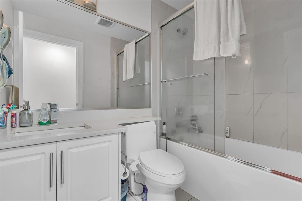 Backyard Photo of 27977 Stagecoach Avenue, Abbotsford, BC