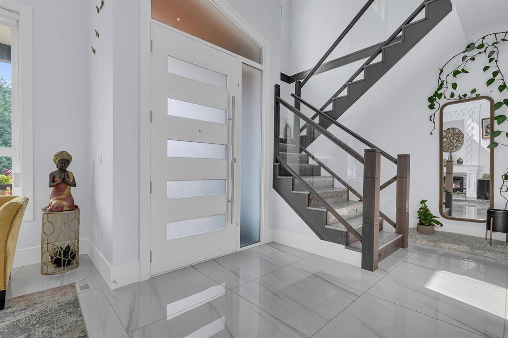 Living Room Photo of 27977 Stagecoach Avenue, Abbotsford, BC