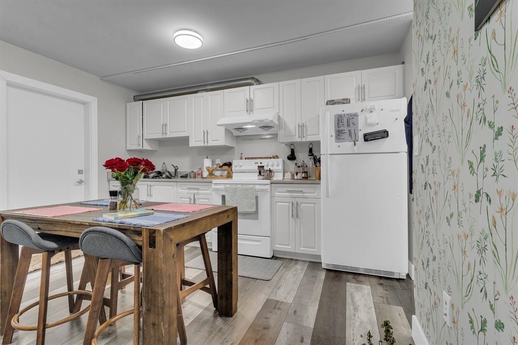 Swimming Pool Photo of 27977 Stagecoach Avenue, Abbotsford, BC