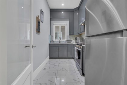 Kitchen Island Photo of 27977 Stagecoach Avenue, Abbotsford, BC