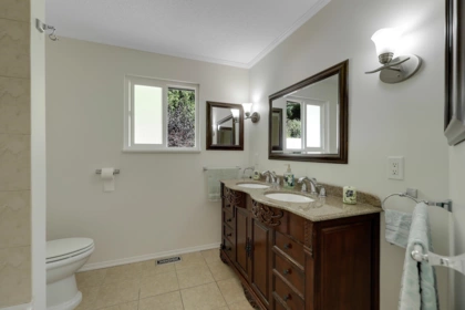 Guest Bathroom Photo of 732 E 29th Street, North Vancouver, BC