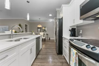 Walk-In Closet Photo of 104 45630 Spadina Avenue, Chilliwack, BC