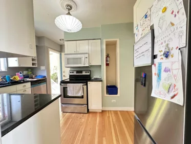 Kitchen Photo of 1115 Haywood Avenue, West Vancouver, BC