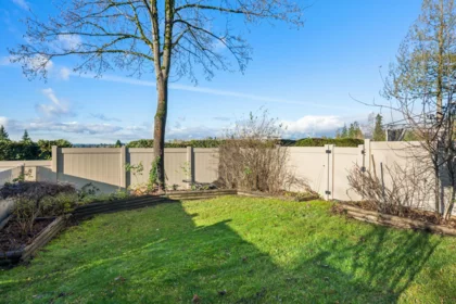 Front Yard Photo of 2 11464 Fisher Street, Maple Ridge, BC