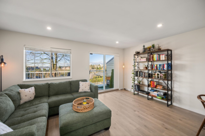 Kitchen Island Photo of 2 11464 Fisher Street, Maple Ridge, BC