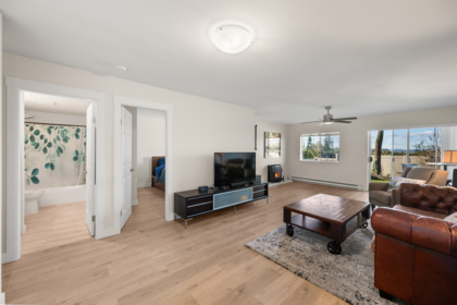 Mudroom Photo of 2 11464 Fisher Street, Maple Ridge, BC