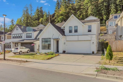 Family Room Photo of 33967 Barker Court, Mission, BC