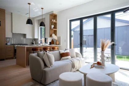 2 356 E 40th Avenue, Vancouver, BC, Vancouver — 3 bed half duplex for sale