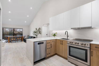 408 1363 Clyde Avenue, West Vancouver, BC