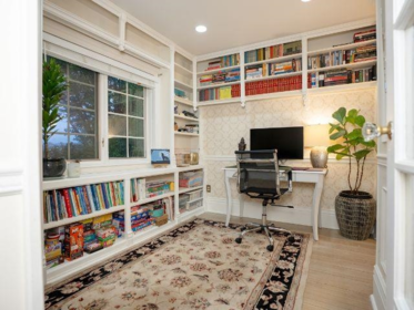 Hallway Photo of 124 Sixth Avenue, New Westminster, BC