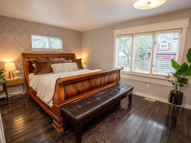 Powder Room Photo of 124 Sixth Avenue, New Westminster, BC