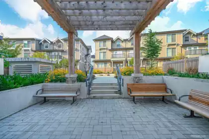 A414 20487 65 Avenue, Langley, BC, Langley — Apartment/Condo for sale
