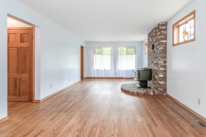 Hallway Photo of 33845 Richards Avenue, Mission, BC