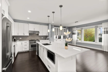 Kitchen Island Photo of 16726 18 Avenue, Surrey, BC