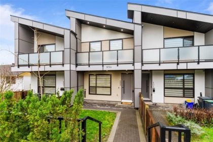 102 954 Edgar Avenue, Coquitlam, BC, Coquitlam — Half Duplex for sale