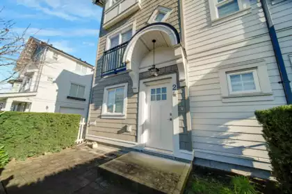 24 9211 Mckim Way, Richmond, BC