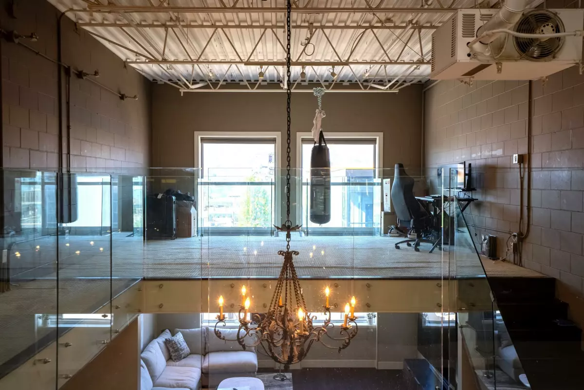 Guest Bathroom Photo of 305 1220 E Pender Street, Vancouver, BC