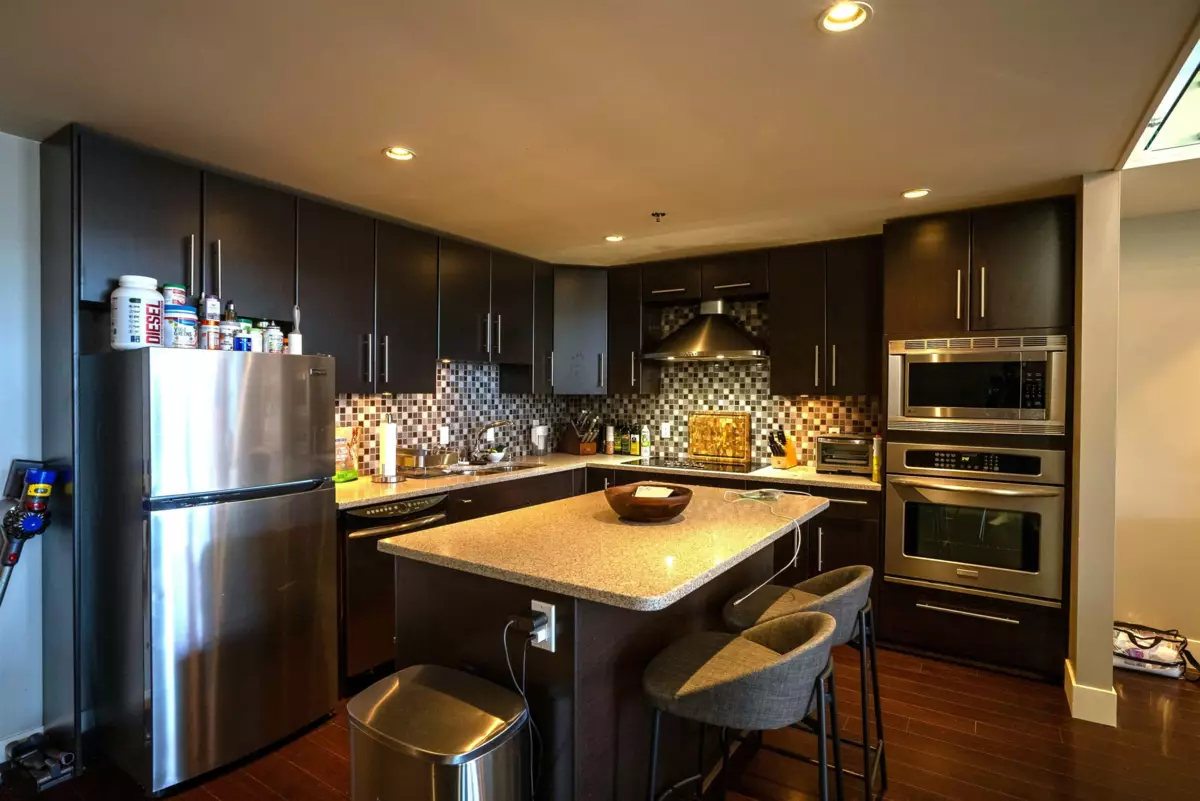 Walk-In Closet Photo of 305 1220 E Pender Street, Vancouver, BC