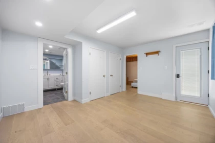 Guest Bathroom Photo of 96 Bonnymuir Drive, West Vancouver, BC