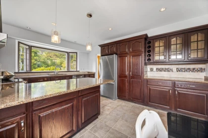 Kitchen Photo of 96 Bonnymuir Drive, West Vancouver, BC