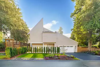 12752 Ocean Cliff Drive, Surrey, BC, Crescent Bch Ocean Pk. — 3 bed single family residence for sale