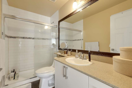Entry Foyer Photo of 73 15399 Guildford Drive, Surrey, BC