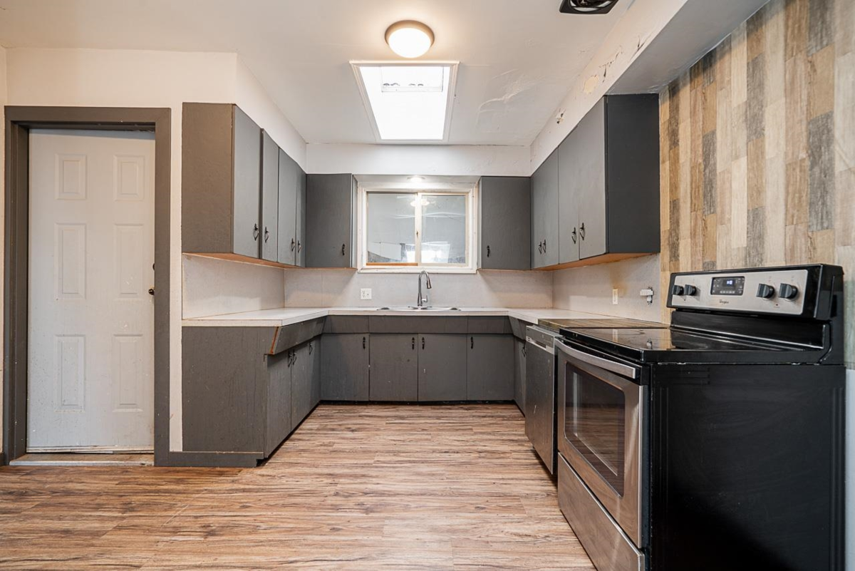 Guest Bathroom Photo of 46782 First Avenue, Chilliwack, BC