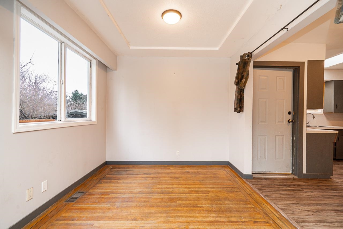 Primary Bathroom Photo of 46782 First Avenue, Chilliwack, BC