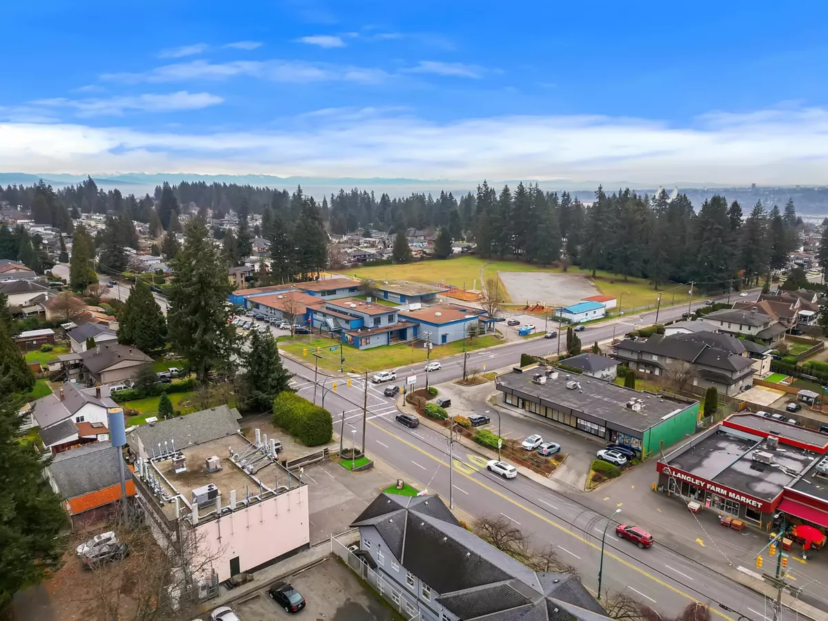 Walk-In Closet Photo of 530 Hillcrest Street, Coquitlam, BC