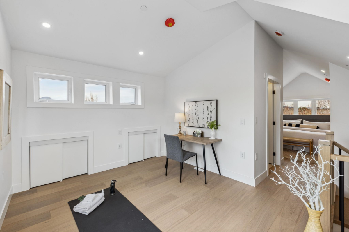 Hallway Photo of 3381 Victoria Drive, Vancouver, BC