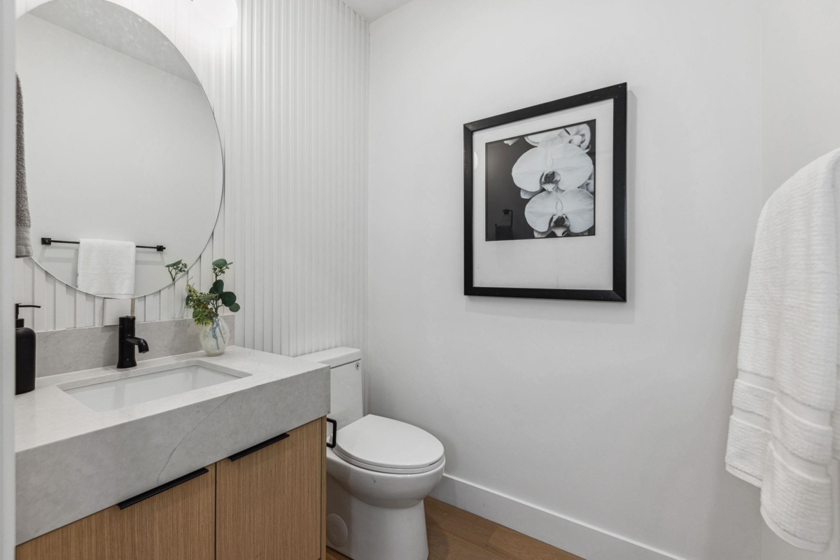 Hot Tub / Spa Photo of 3381 Victoria Drive, Vancouver, BC