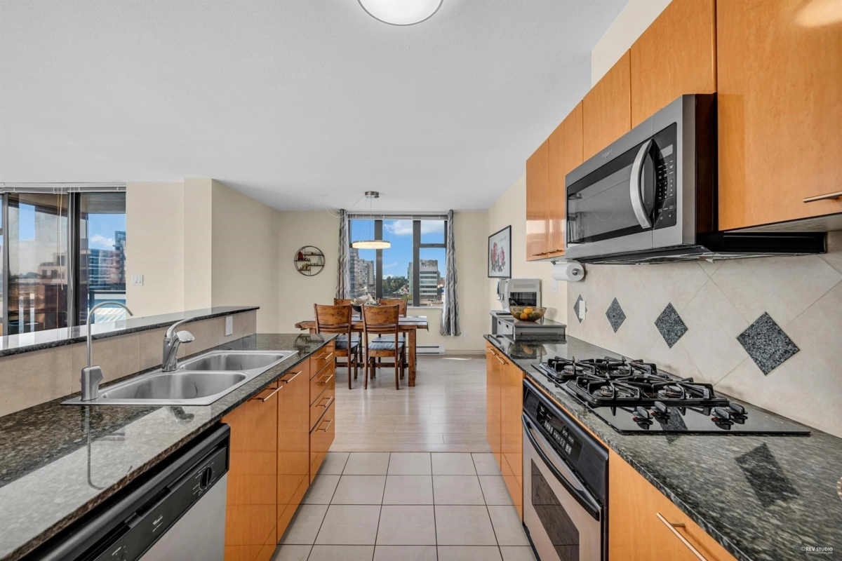 Dining Area Photo of 902 5933 Cooney Road, Richmond, BC