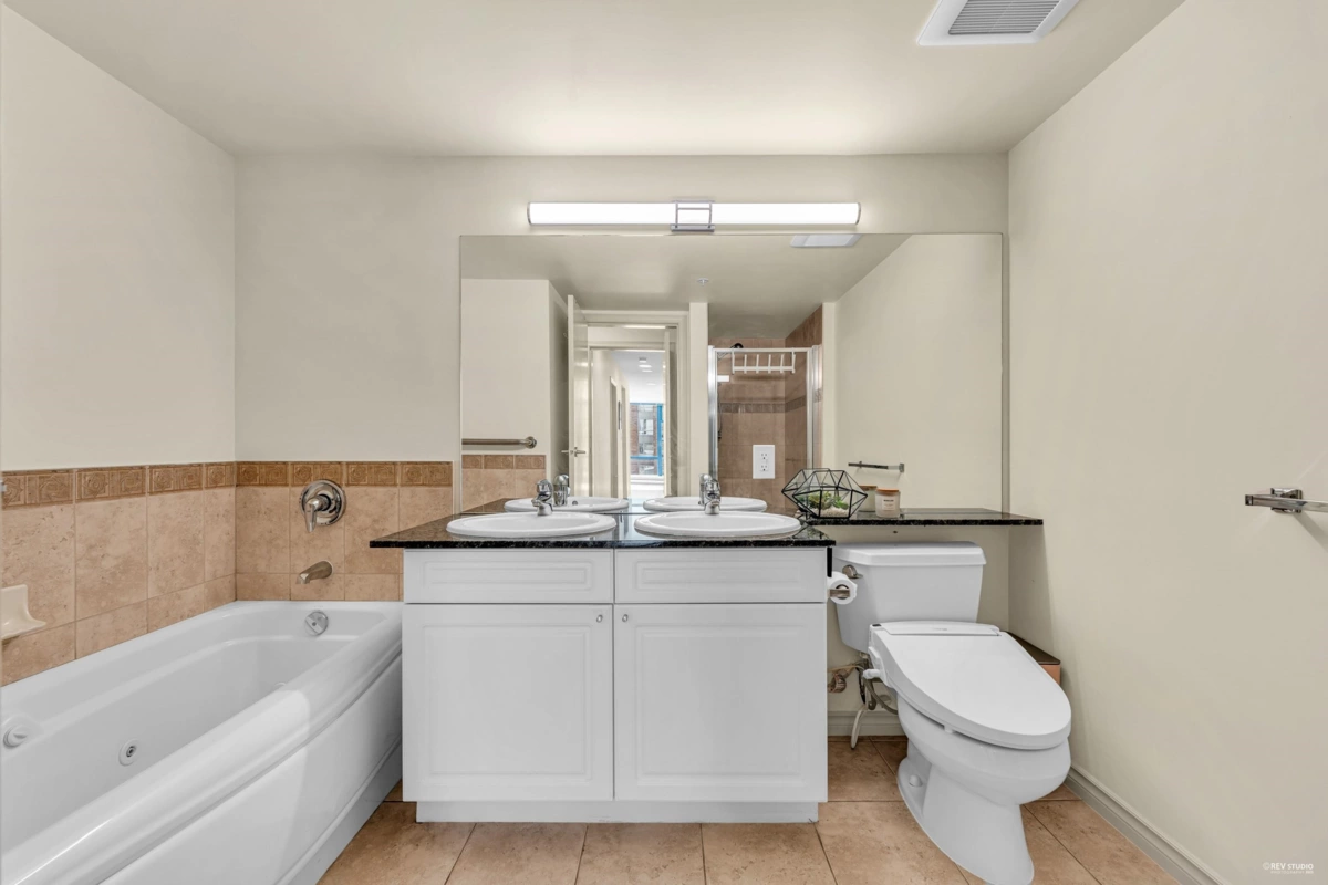 Pantry Photo of 902 5933 Cooney Road, Richmond, BC