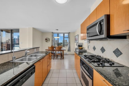 902 5933 Cooney Road, Richmond, BC, Richmond — Apartment/Condo for sale