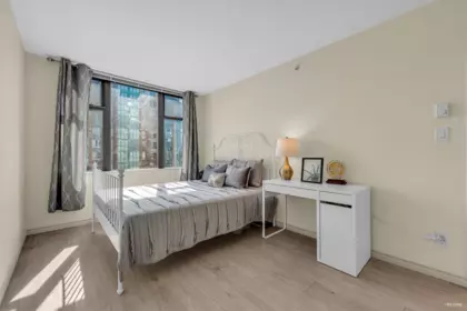 Walk-In Closet Photo of 902 5933 Cooney Road, Richmond, BC