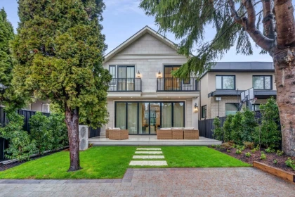 4454 W 4th Avenue, Vancouver, BC