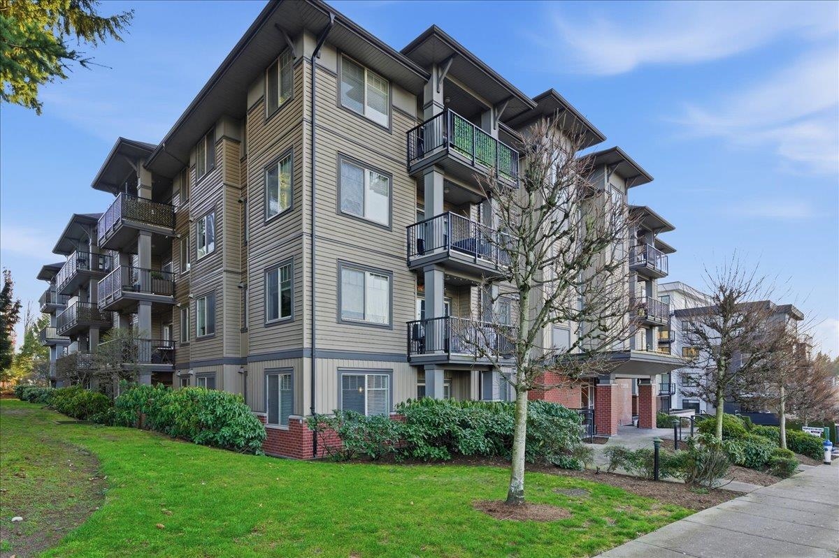 Exterior Front Photo of 411 33898 Pine Street, Abbotsford, BC
