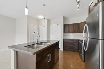 Kitchen Photo of 411 33898 Pine Street, Abbotsford, BC