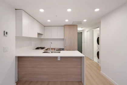 603 10333 133 Street Street, Surrey, BC, Whalley — 2 bed apartment/condo for sale