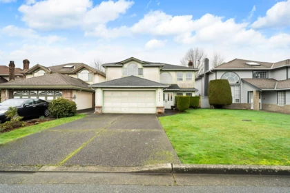 Front Yard Photo of 3606 Mckay Drive, Richmond, BC