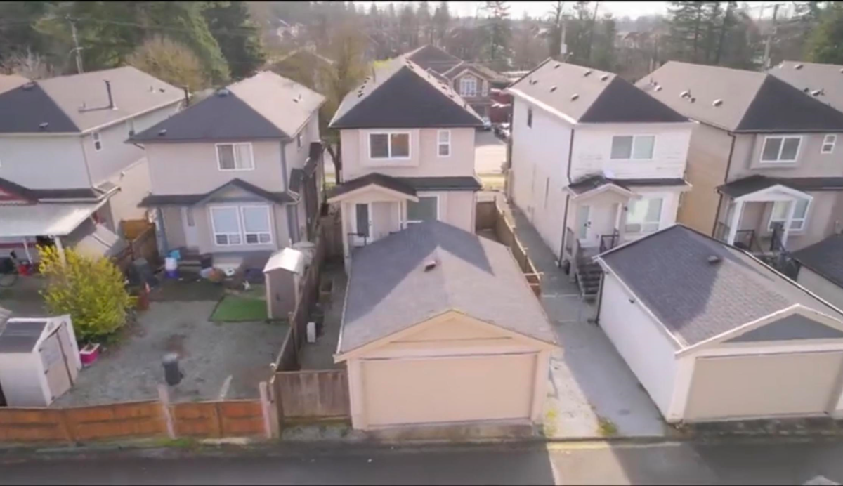 Walk-In Closet Photo of 24073 102 Avenue, Maple Ridge, BC