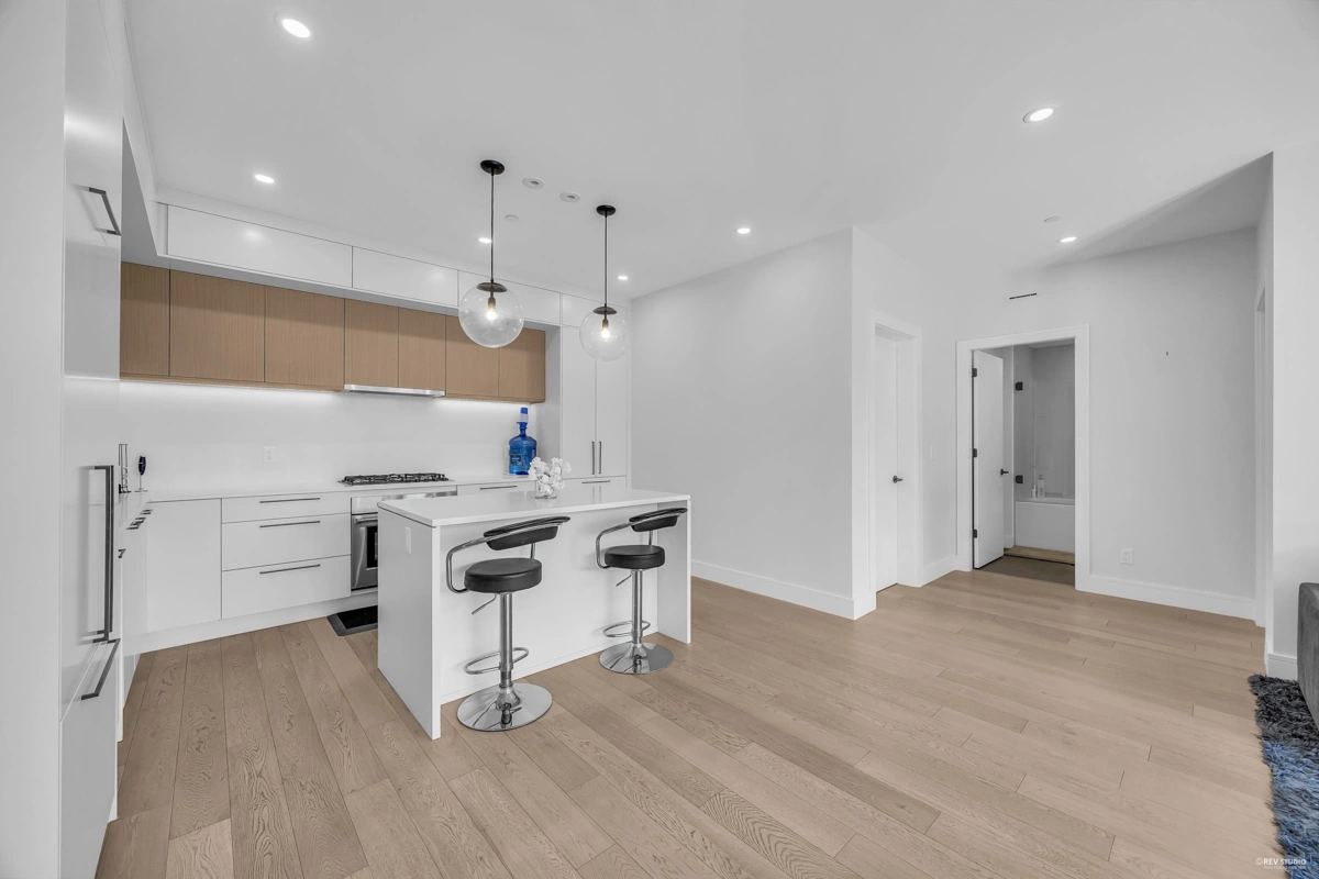 Dining Area Photo of 105 20416 Park Avenue, Langley, BC