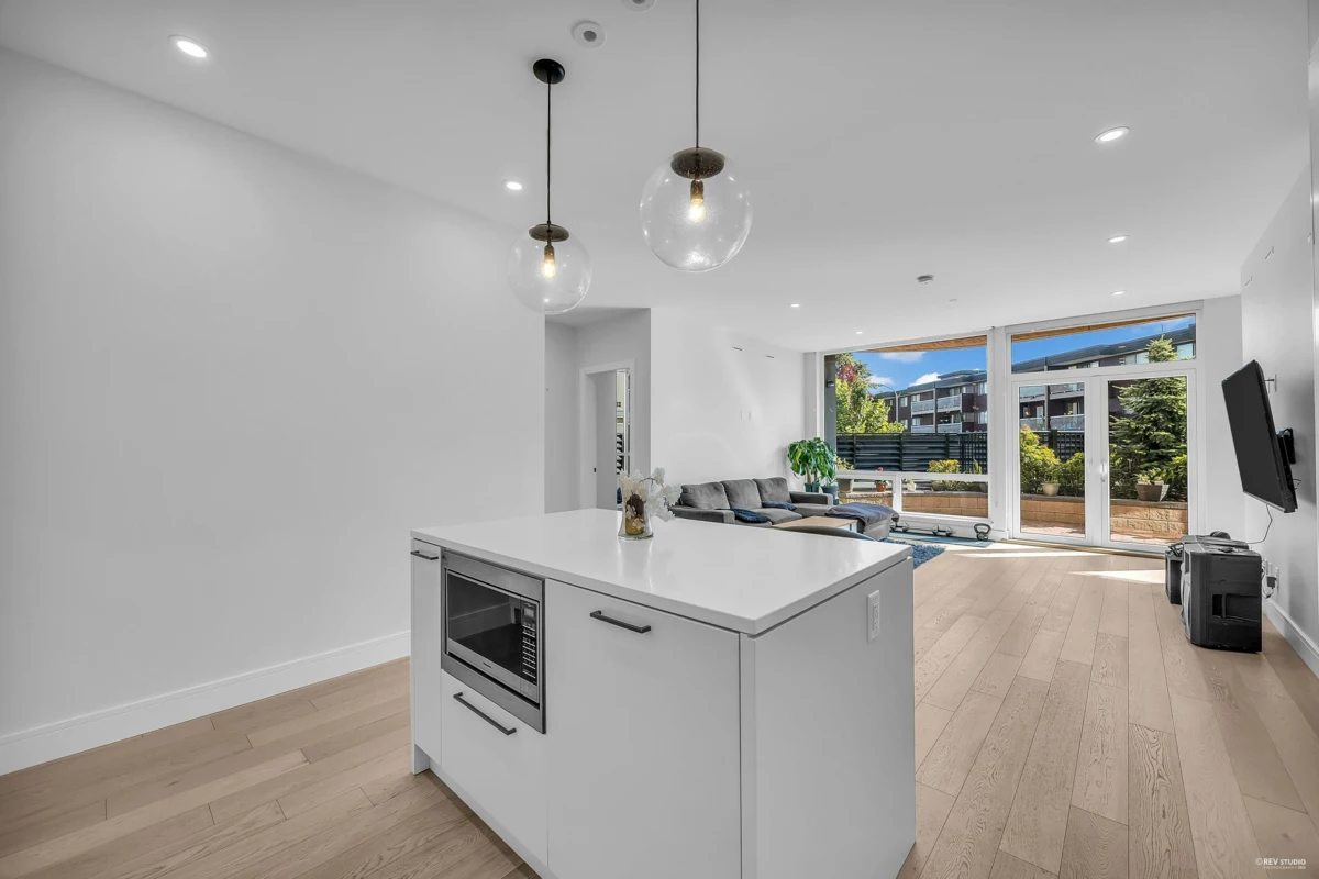 Family Room Photo of 105 20416 Park Avenue, Langley, BC