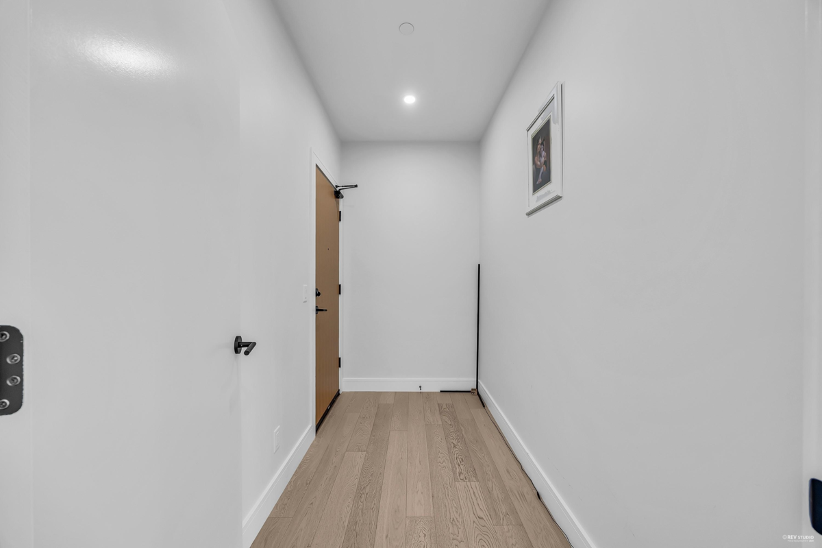 Walk-In Closet Photo of 105 20416 Park Avenue, Langley, BC